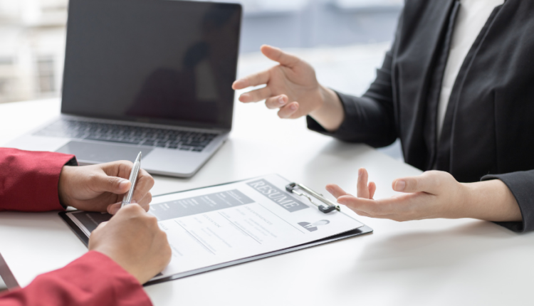 Associação de Imigrantes Planejam Manifestação