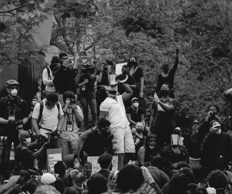 Faculdade no Porto Encerra Edifício Ocupado por Estudantes Pro-Palestina