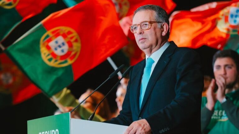 António José Seguro é eleito presidente de Portugal com vitória expressiva no segundo turno