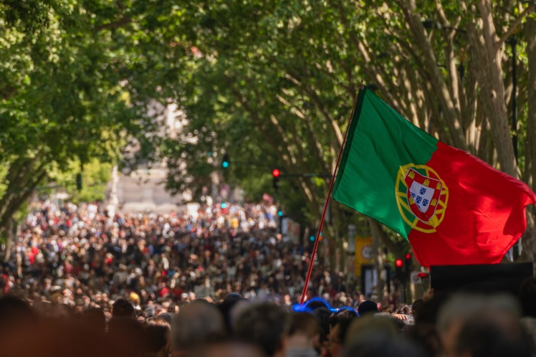 Fim da autorização de residência para estudantes sem visto prévio? Mudança em Portugal afeta milhares de brasileiros