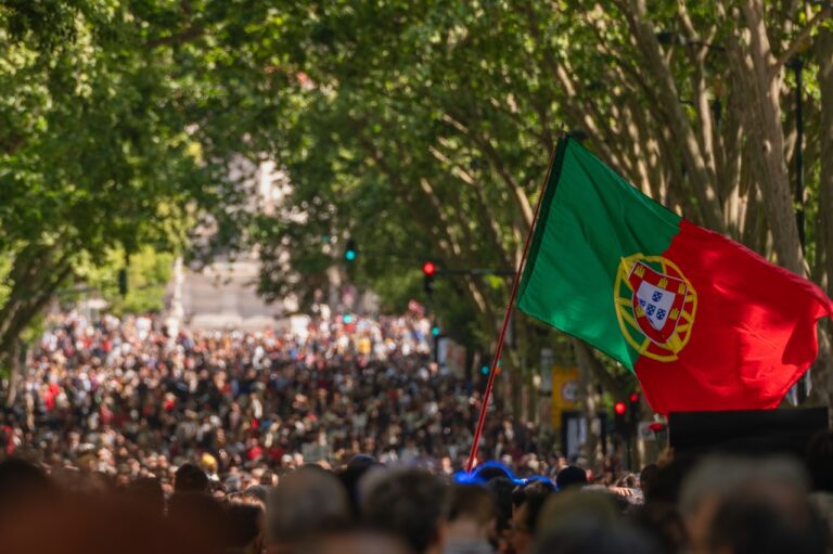 Fim da autorização de residência para estudantes sem visto prévio? Mudança em Portugal afeta milhares de brasileiros