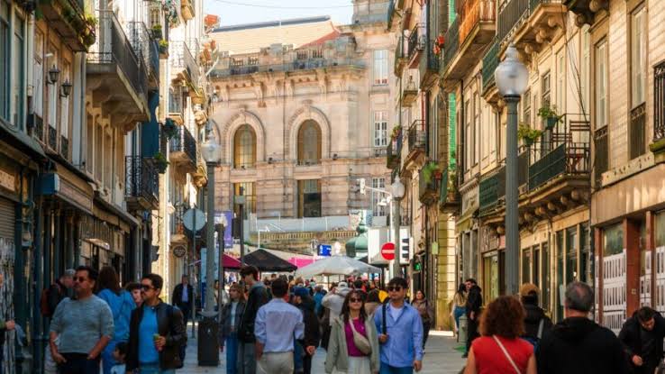 Desemprego volta a cair em Portugal e permanece abaixo da média da União Europeia